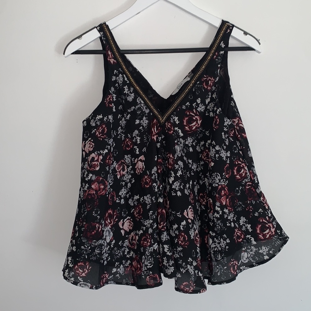 Dex V Neck Roses Blouse Size M